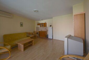 Bulharsko, Sveti Vlas – Prostorný apartmán 2+kk v resortu př