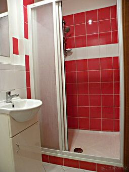 Nabízíme k pronájmu byt 1+1 v Kolíně. Byt je o velikosti 39 