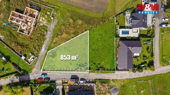 Nabízíme k prodeji pozemek o rozloze 853 m², ideální pro výs