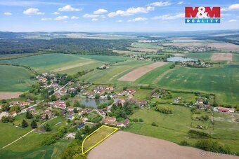 Nabízíme k prodeji rovinatý stavební pozemek o výměře 2590 m