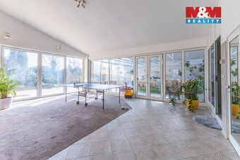 Nabízíme k prodeji luxusní prostornou vilu v klidné okrajové