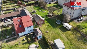 Nově nabízíme na prodej menší chaloupku ze dřeva a z venku p