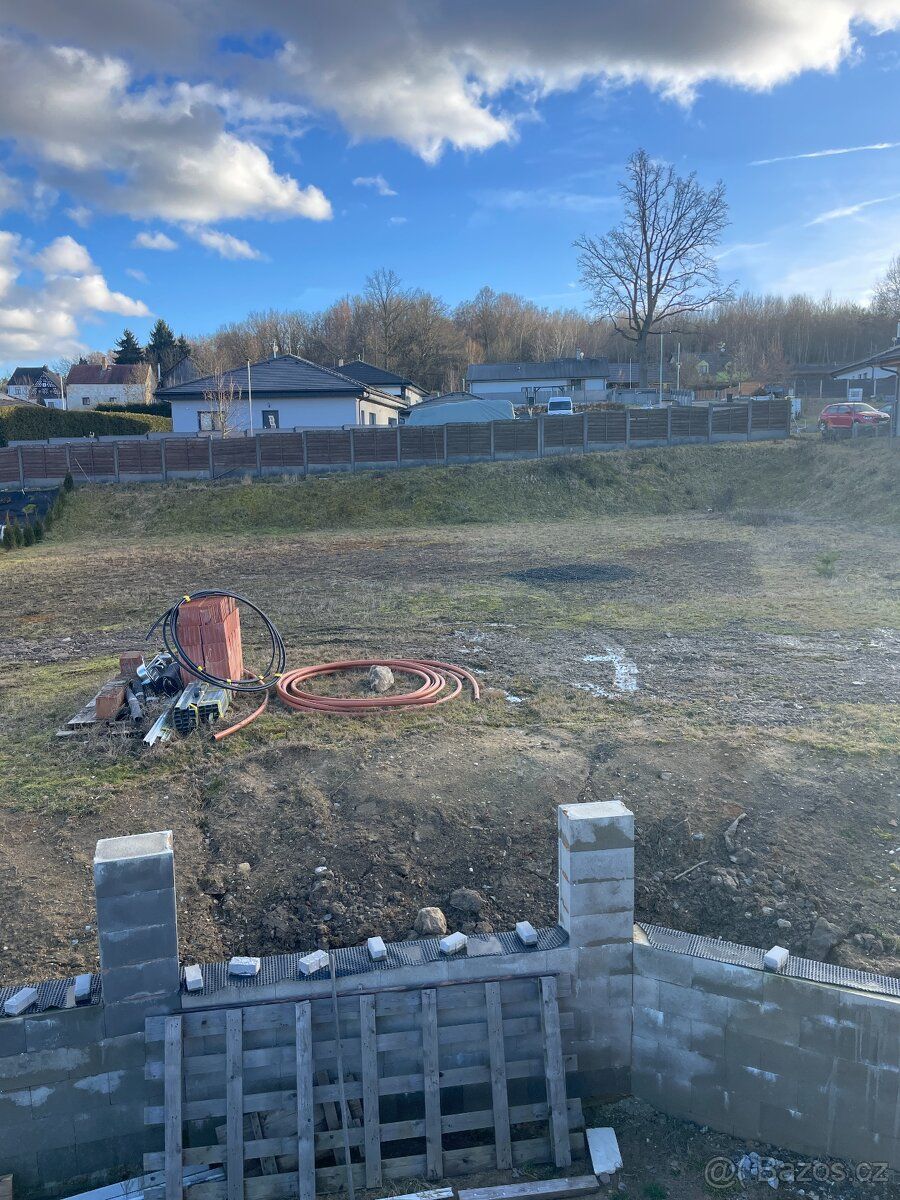 Nabízíme prodej stavebni parcely 1000m2 v obce Pomezi nad Oh