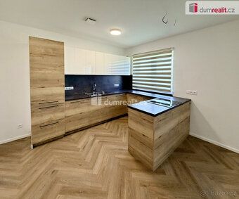 , Nabízíme ke koupi moderní rodinný dům o dispozici 4+kk, ko