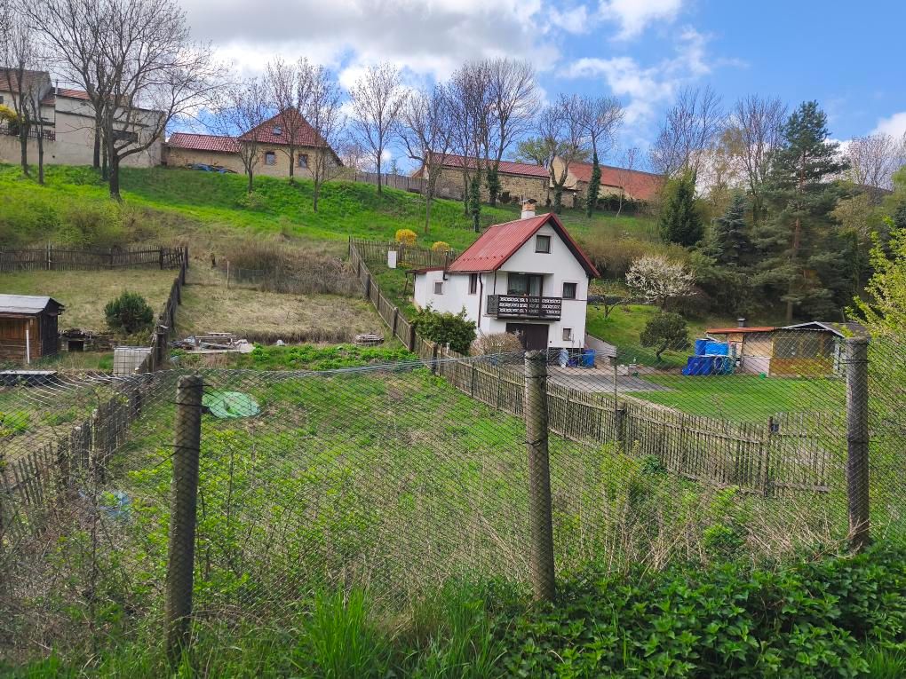 Pronajmu nevyužitou zahradu v klidné části obce Hřivčice o p