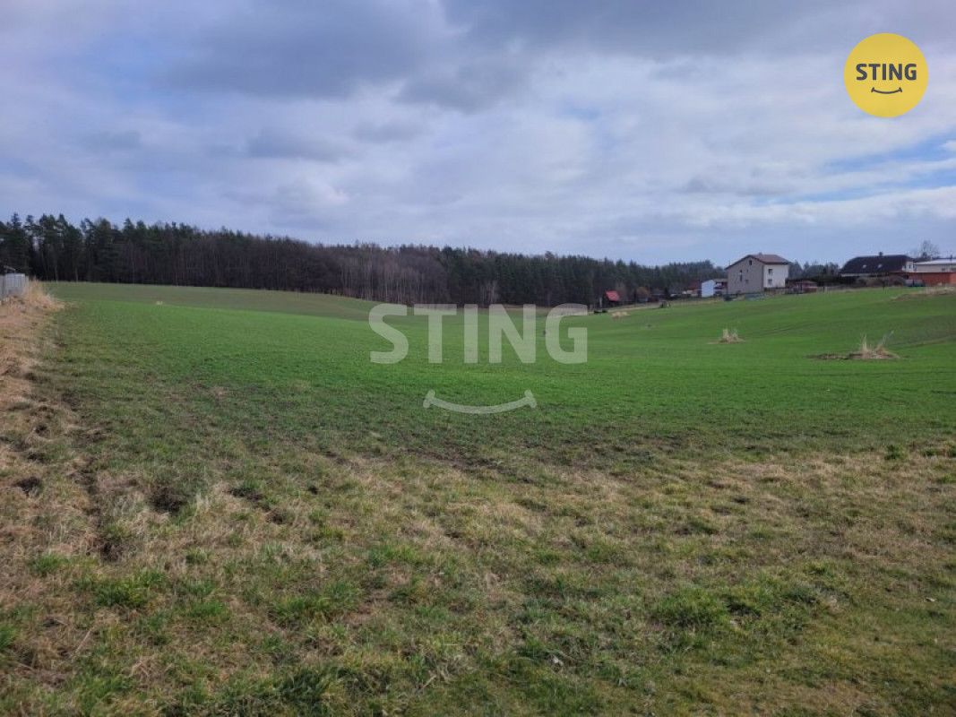 Nabízíme Vám ke koupi stavební parcelu o výměře 650 m2 v Bol