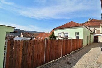 PRODAM DUM 6+1 SE ZAHRADOU 700M,VCETNE ZARIZENI,ZATEPLEN,FOT
