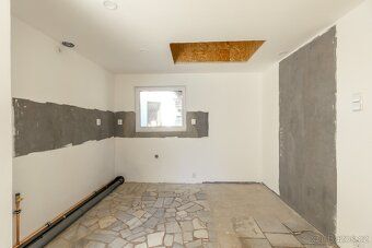 Mnozí lidé hledají klid od ruchu města v prostření příměstsk