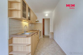 Oferujemy do wynajęcia przestronne i słoneczne mieszkanie o