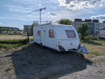 I am renting parking spaces in the Uvaly area near Prague
