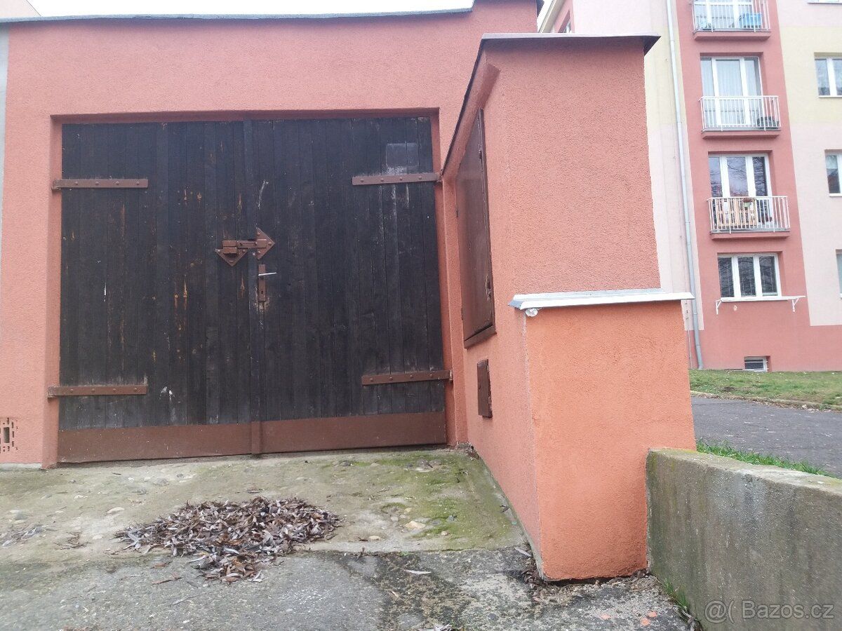Pronajmu dlouhodobě garáž v Mostě,ul.Petra Jilemnického.Vhod