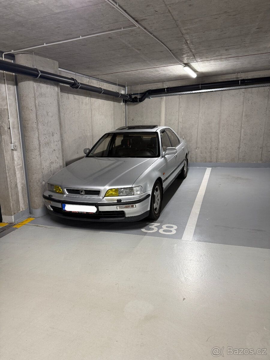 Nabízím parkovací stání č. 38 (standardní rozměr 2,5 x 5,0 m