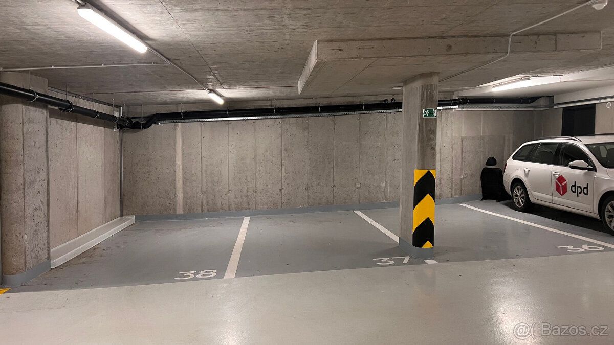 Nabízím parkovací stání č. 38 (standardní rozměr 2,5 x 5,0 m