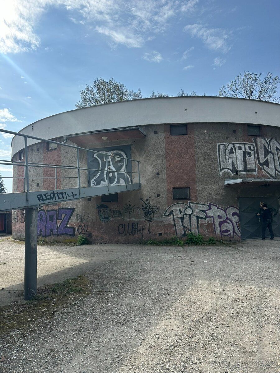 Pronajmu dvě garáže i jednotlivě na ul. U Lesa, Ostrava Hrab