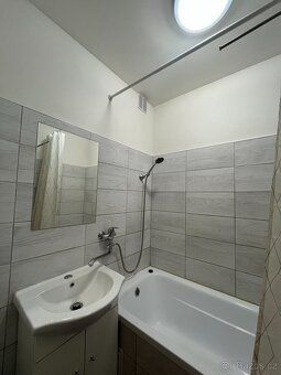 Я пропоную в оренду квартиру 2+1 з лоджією площею 55,3 м²
