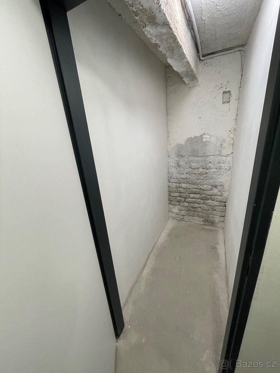 Oferuję długoterminowy wynajem czystej i suchej komórki