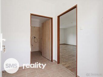 Oferujemy do wynajęcia przestronne mieszkanie 1+kk o