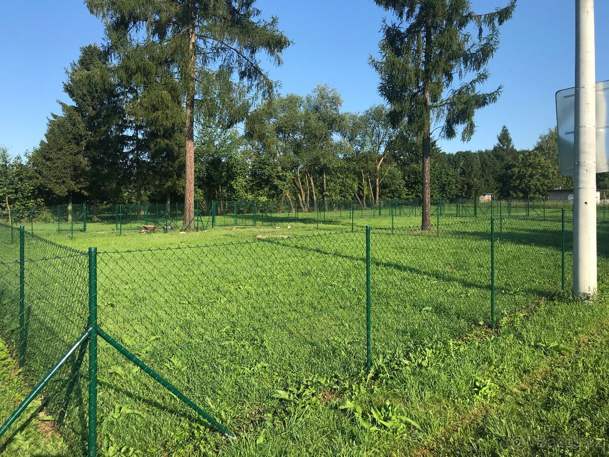 Оренда двох дачних ділянок кожна площею 175 м² на тихому і
