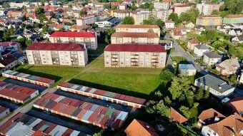 Na prodej řadová cihlová garáž na vlastním pozemku o výměře 