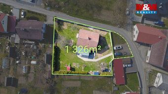Ponukujem na predaj rodinný dom o dispozícii 4+KK v tichej