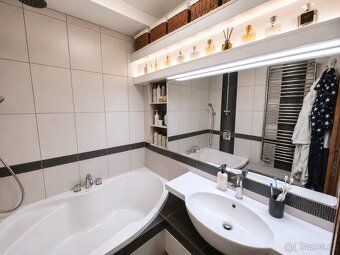 Oferujemy na sprzedaż praktycznie urządzony apartament 3+1