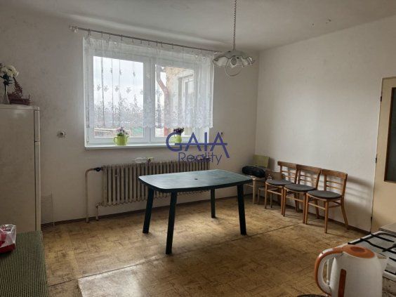 Exkluzívne ponúkame na predaj tehlový, dvojpodlažný dom 3+1