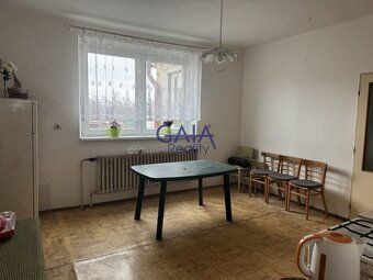 Exkluzívne ponúkame na predaj tehlový, dvojpodlažný dom 3+1