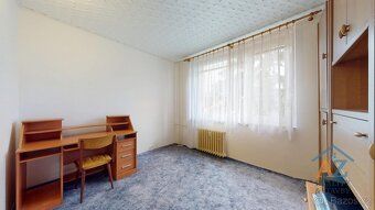 Oferujemy na sprzedaż mieszkanie o układzie 3+1 z loggią w