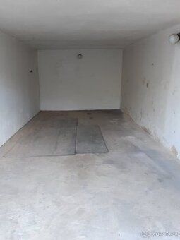 Pronajmu garáž 22m2 s novou střechou, bez elektřiny v Třinci