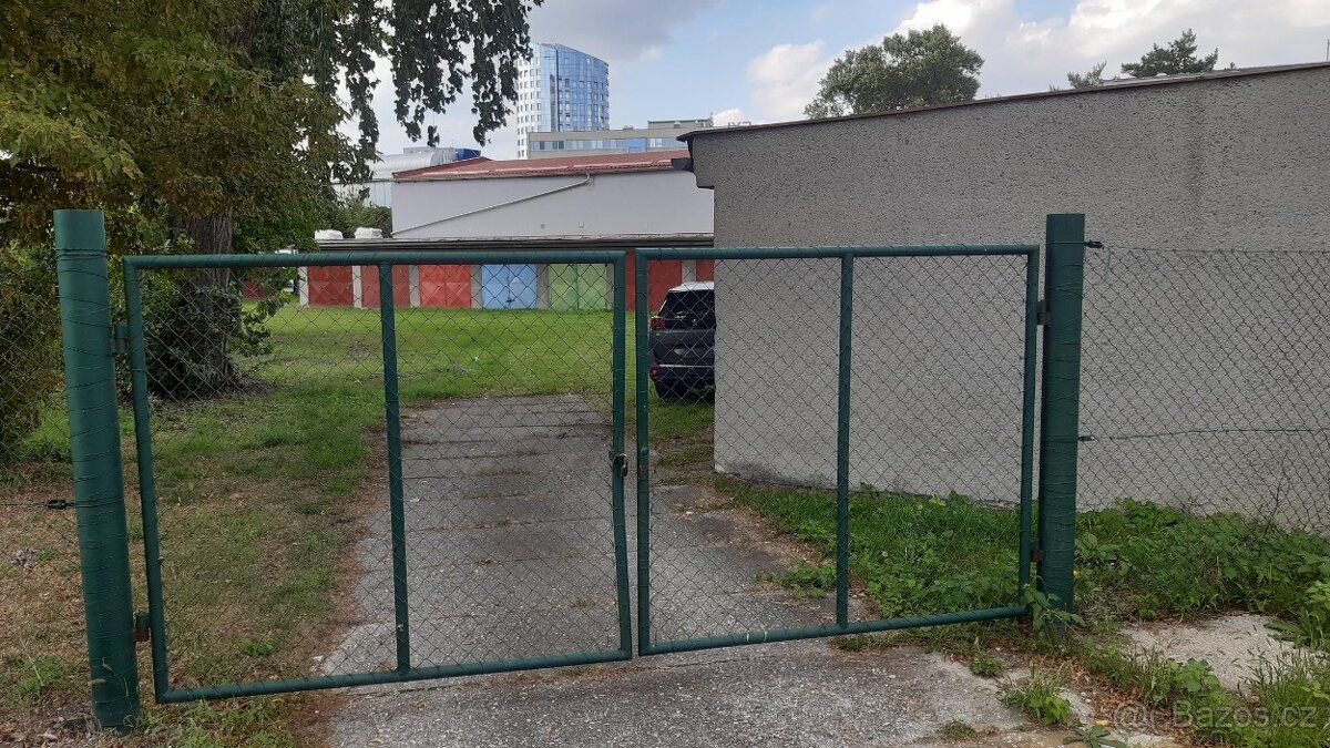 Ponuji prenájom tehlovej garáže v Olomouci na ulici