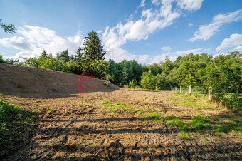 Nabízím k prodeji stavební pozemek o rozloze 1000 m² v maleb