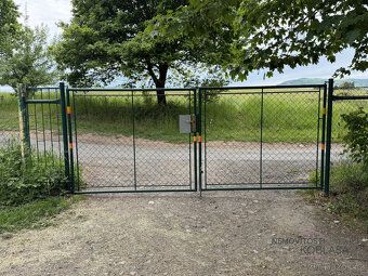 Przedmiotem sprzedaży jest wyposażona przyczepa mieszkalna