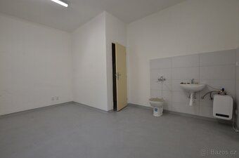 K pronájmu nabízíme obchodní prostor na hlavní ulici v Jansk
