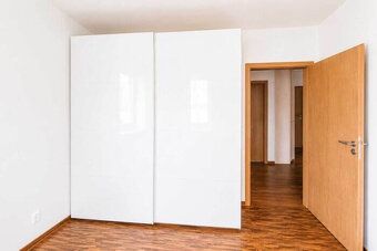 Wynajmę nowoczesny apartament 3+pok., 76 m2 z balkonem i