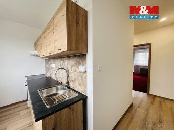 Nabízíme k pronájmu prostorný byt o dispozici 3+1 s balkonem