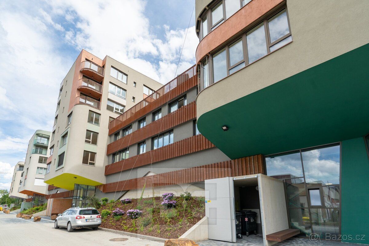 Ev.č. N09437 Nabízíme k dlouhodobému pronájmu garážové stání