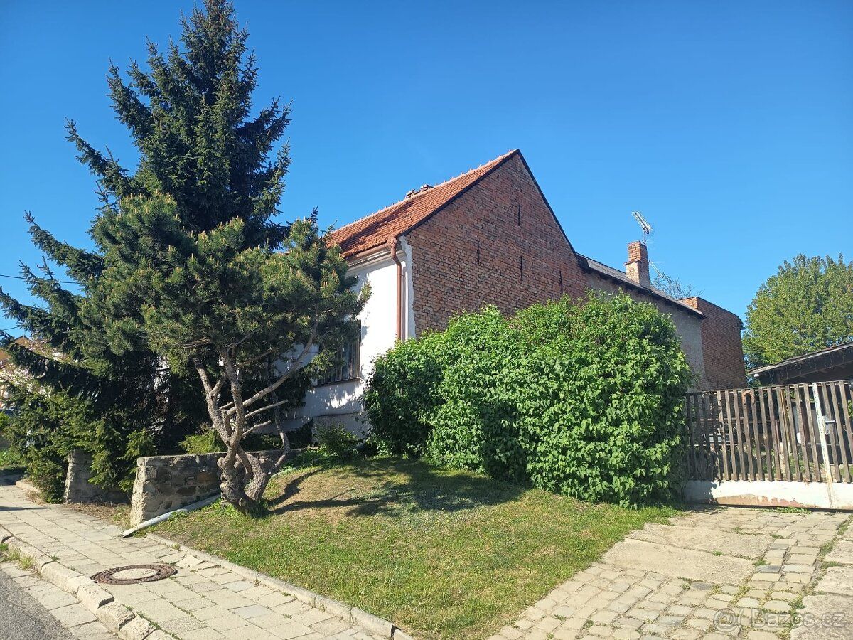 Prodám starší RD v Rousínově u Vyškova v krásné vilkové čtvr