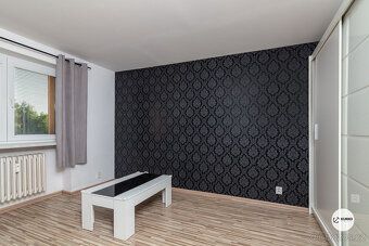 Пропонуємо житлову одиницю площею 2+1 в цегляному будинку