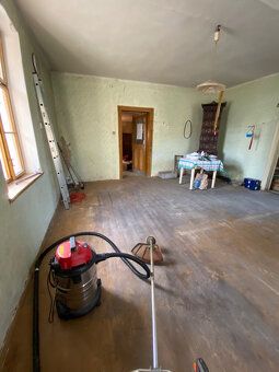Nabízíme k prodeji samostatně stojící rodinný dům č.p. 12 o 