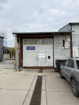 Пропонуємо орендувати криту зачинену будівлю площею 344 м²