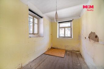 Ми пропонуємо на продаж односімейний будинок площею 5 + 1 в