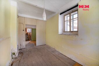 Ми пропонуємо на продаж односімейний будинок площею 5 + 1 в