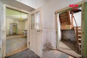 Ми пропонуємо на продаж односімейний будинок площею 5 + 1 в