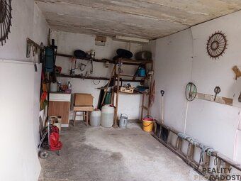 Prodej uzamykatelné garáže 18 m², Praha 10 – Michle
Nabízím 