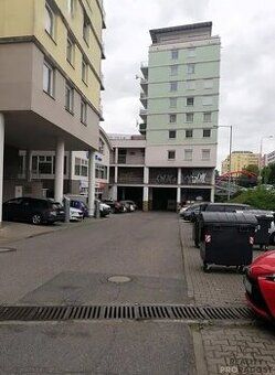 Ponuji dlhodoby prenajom garazoveho miesta v podzemnych