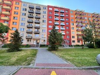 Nabízíme k pronájmu byt o dispozici 2+kk a podlahové ploše 4