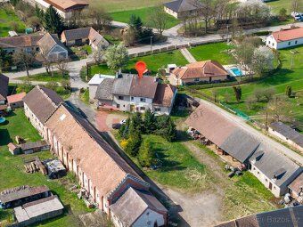 Nabízíme k prodeji prostorný byt o dispozici 3+1 s podlahovo