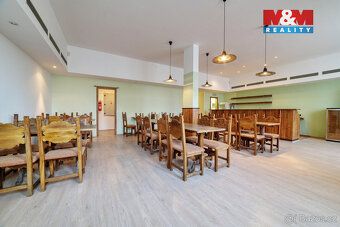 Ми пропонуємо на продаж ексклюзивний комерційний простір у