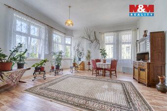 Nabízíme k prodeji prostorný byt o dispozici 3+1 a užitné pl