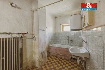 Nabízíme k prodeji rodinný dům určený ke kompletní rekonstru